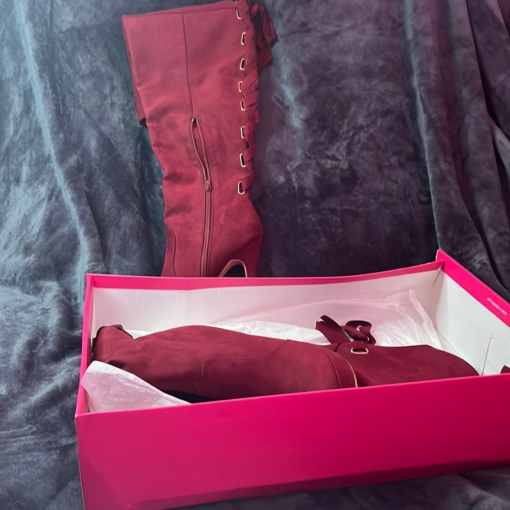 Heeled boots